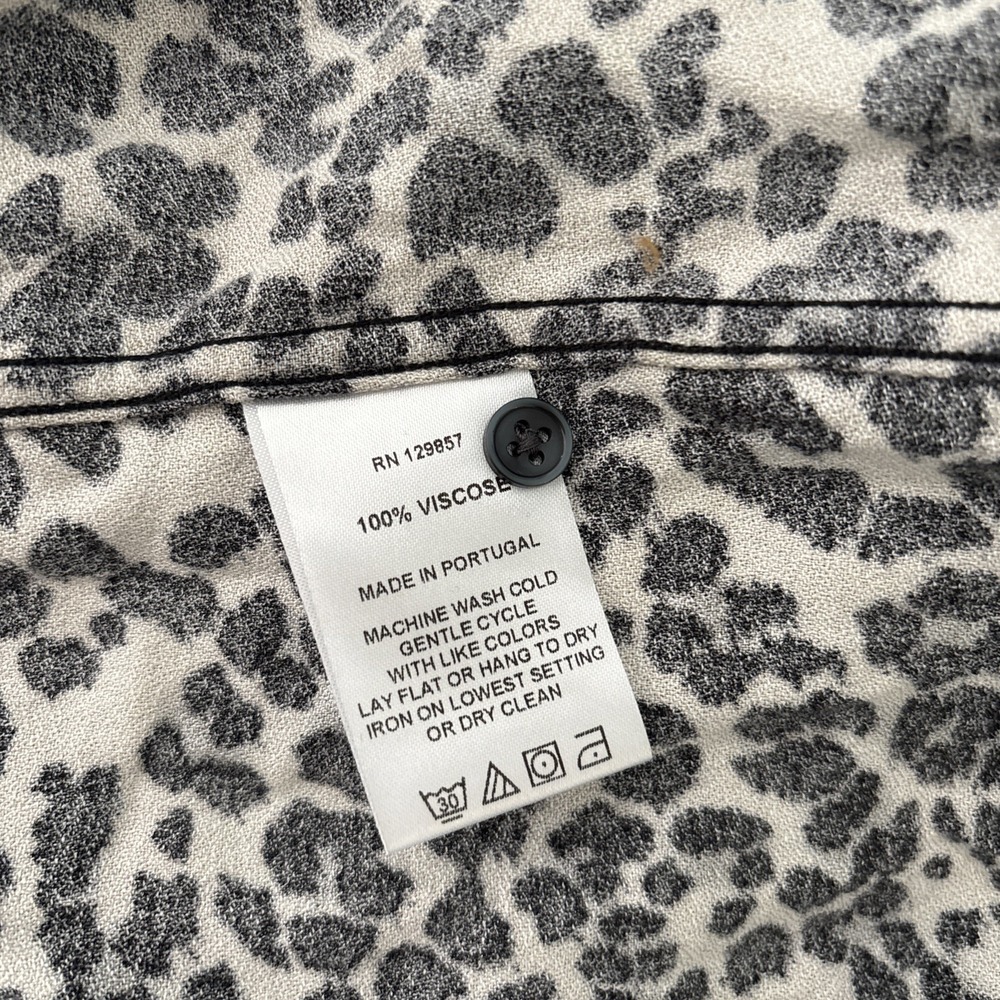 Rochelle Behrens The Shirt Blouse Womens M Button Front animal print viscose - Picture 7 of 7